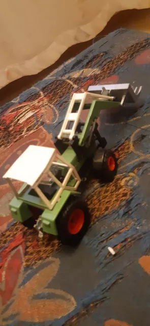 siku farmer 1:32 Fendt 310 Farmer LSA Mit Frontlader Traktor 2