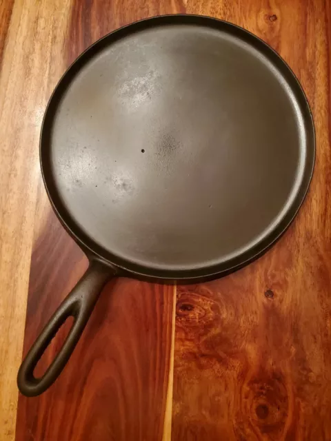 SIDNEY Cast Iron Round Griddle #8 (9.5" Dia), Arc Logo, Circa 1897-1903