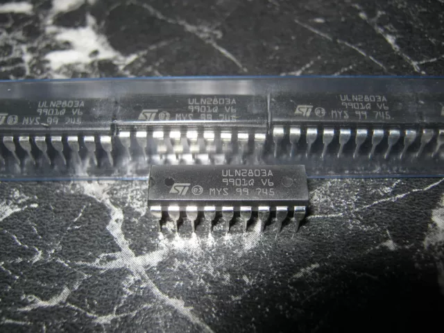 10x ULN2803A, 8 Darlington Treiber, max 50V / 0.5A, DIP-Gehäuse + 10x IC-Fassung