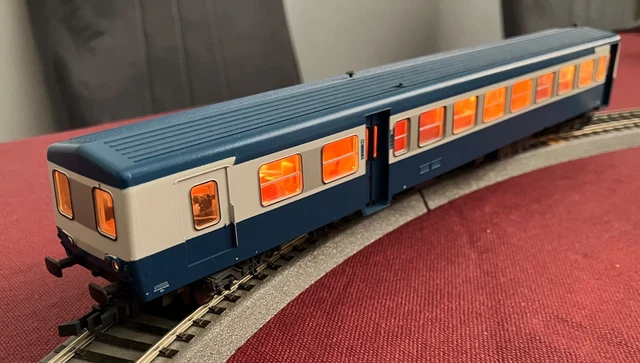 Autorail RGP livrée TEE JOUEF-HJ2461S - UTM Modélisme Ferroviaire