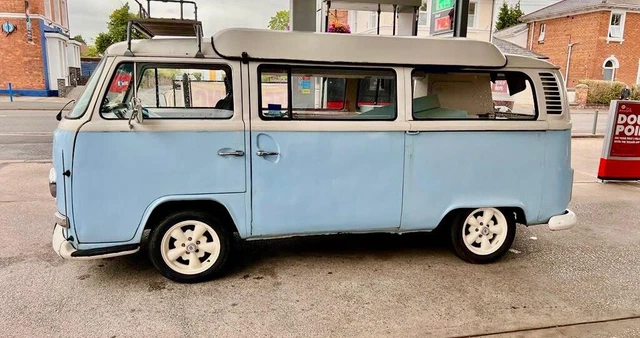 VW T2 Camper Van 1972 Bay Crossover Window Colour Blue Cream