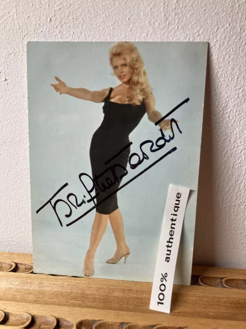 Autographe authentique de Brigitte Bardot signé sur ancienne carte postale