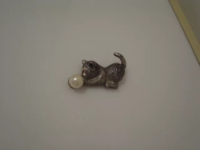 cat playing with faux pearl ball pin dark silvertone metal 2.25" x 1.25"