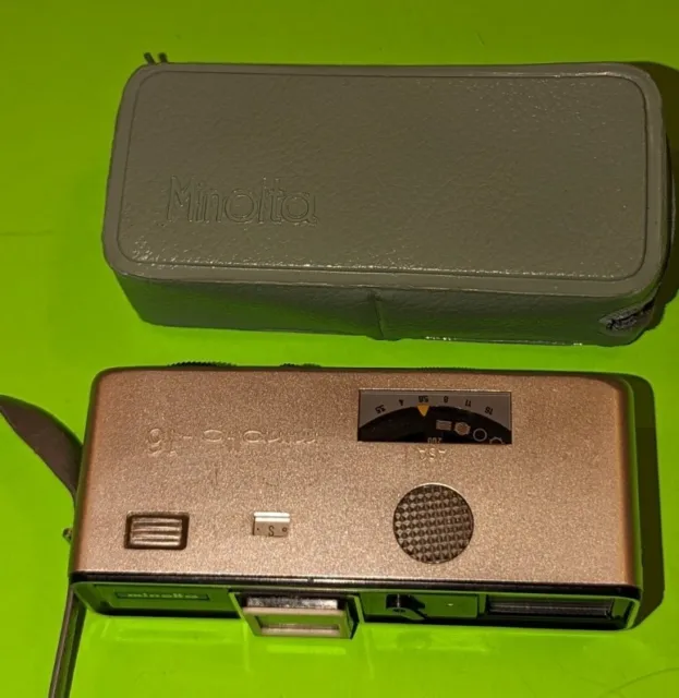 Vintage Minolta 16 Model P Miniature Spy Camera 16mm w Case & Strap TESTED 5C
