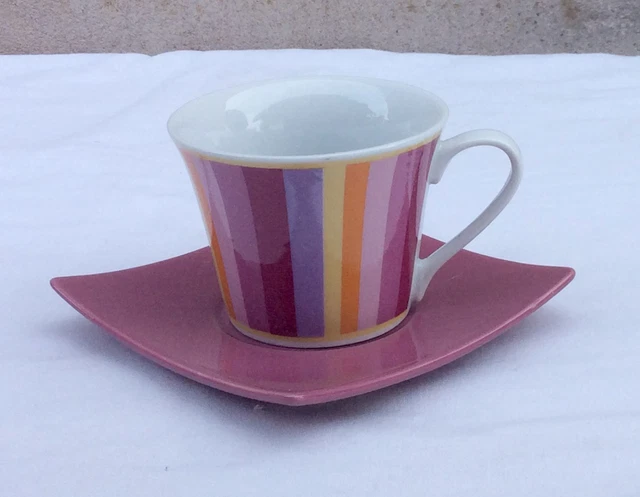 UN VERRE TRANSPARENT DURALEX. FRANCE Stock Photo - Alamy