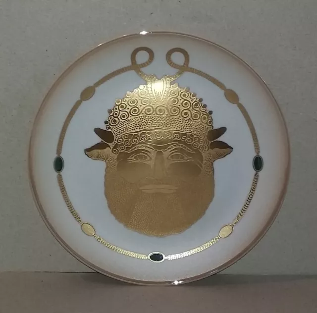 MORBELLI . Piatto GIOIELLO ETRUSCO in Porcellana e Oro 24K . Diam 19,5 cm.
