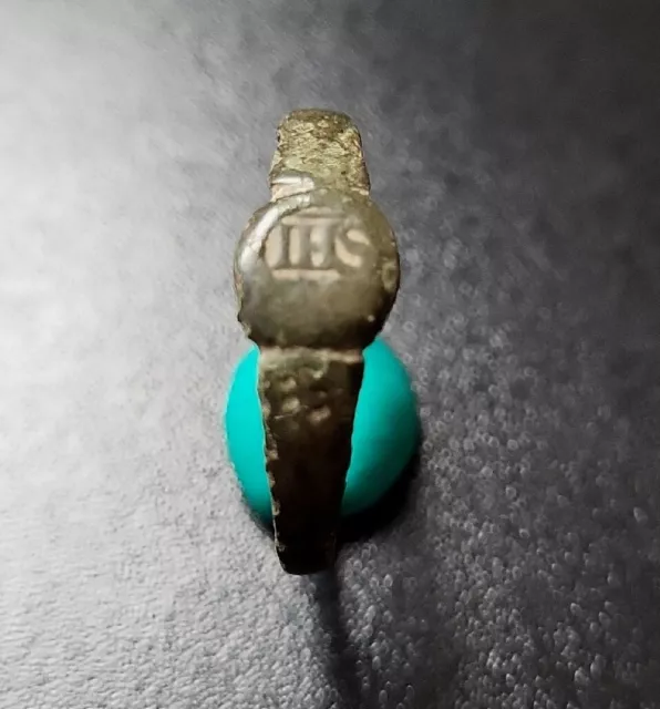 B6709 : Bague Epoque Médiévale à L' IHS