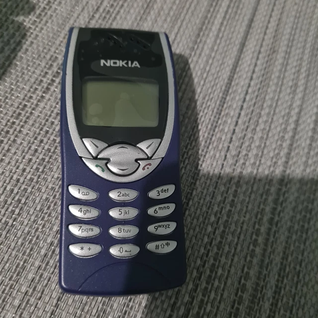 Nokia 8210 GSM Bleu – Comme Neuf, Complet, 4 Mo De Stockage