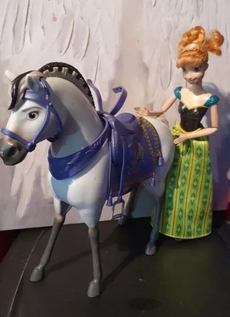 Disney Store Anna  and Royal Horse Frozen dolls