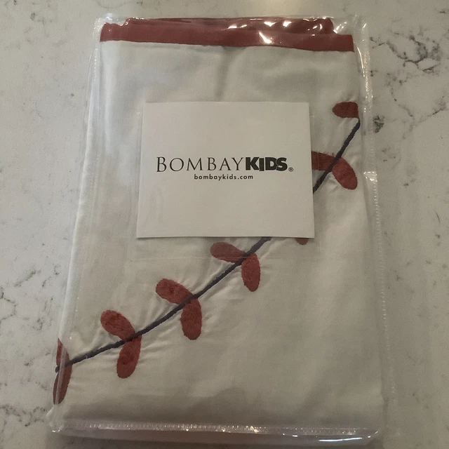 Almohada estándar de béisbol para niños Bombay blanca azul roja bordada vintage