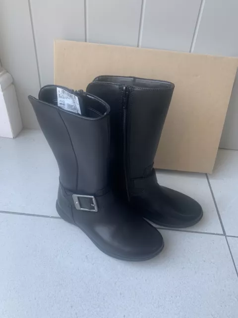 Clarks venture hotsell moon boots