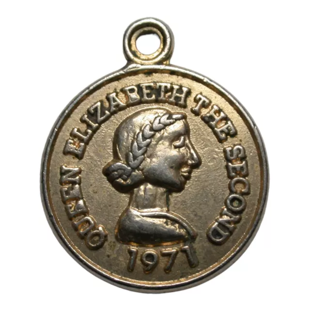 France 1971 Queen Elizabeth The Second 15mm Medal