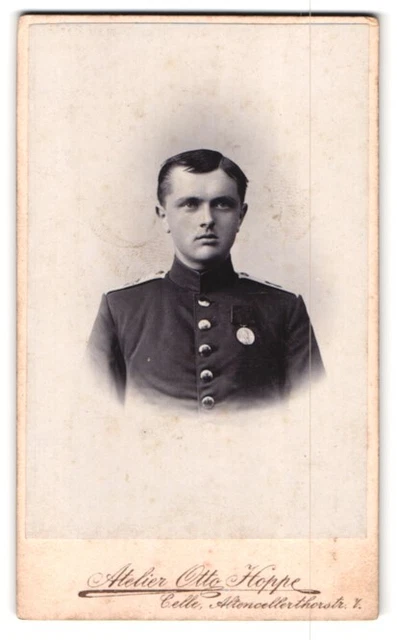 Fotografie Atelier Otto Hoppe, Celle, Altencellerthorstraße 7, Störrisch wirken