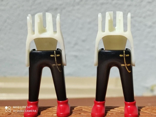 Lot De 3 Cols Fermés Argentés PLAYMOBIL - Pièces Détachées Pour Chevaliers, Romains, Vikings - Occasion