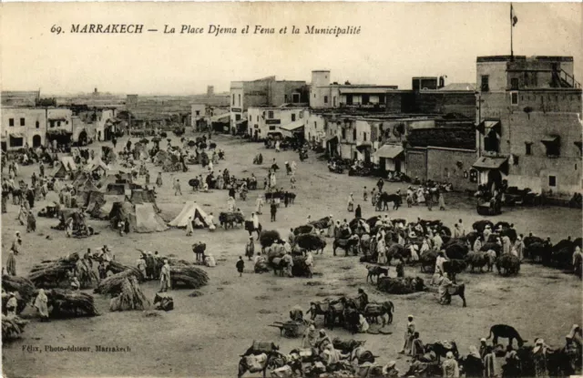 CPA AK Marrakech - La Place Djema el Fena et la Municipalite MOROC (963581)