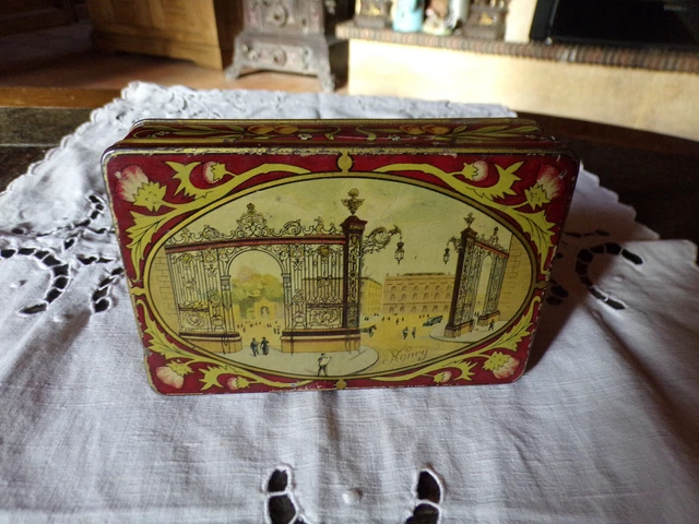Boîte en métal lithographiée art nouveau