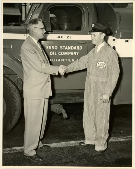 RARE 8x10 VINTAGE ORIGINAL ESSO STANDARD OIL, ELIZABETH, NJ DEALER PHOTOGRAPH