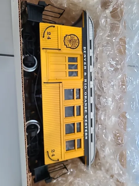 Delton locomotive NOS RIO GRANDE Combination Bumblebee Car G-Scale Metal Wheels