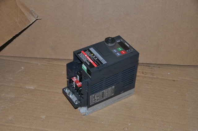 Variateur De Fréquence Toshiba VFNC3S-2015PL 1.5KW 220V - Occasion Opérationnel