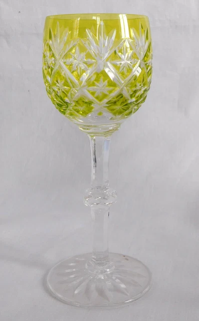 Verre à vin du Rhin roemer cristal de St Louis modèle Versailles overlay signé