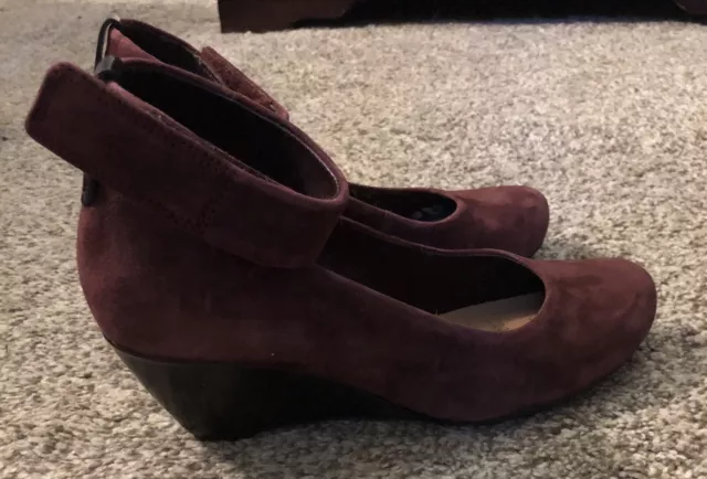 CLARKS ARTISAN AUBERGINE Wynnmere Fox Suede Ankle Strap Wedge Shoe Size 7 Purple 16.78 PicClick UK