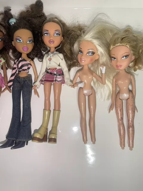 Vintage Lot of 7 Bratz Dolls MGA Early 2001. 3