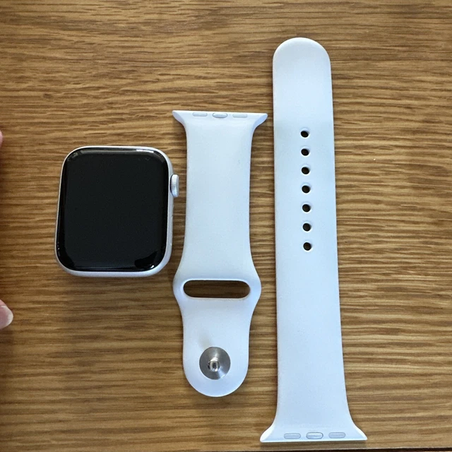 APPLE WATCH SE 2nd Generation - 44MM GPS Aluminum Body with Bands - White/silver