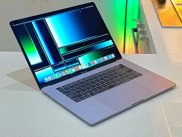 2020 MacBook Pro 15 TouchBar/ID Intel®Core™i7*512GB SSD*16GB+GPU*macOS#3756