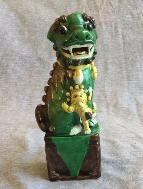 Chinese Late Qing Dynasty or Early Republic Porcelain Lion