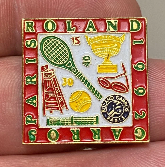 PINS PIN'S PIN POLO LACOSTE ROLAND GARROS PARIS 5cm