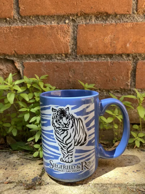 Siegfried and Roy Mirage Las Vegas White Tiger 16oz Blue Coffee Mug 