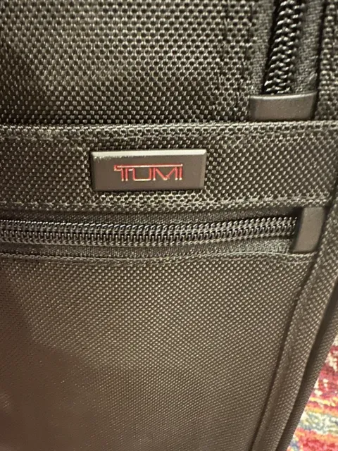 TUMI NWT $675 Alpha 2 Expandable 2 22” Carry-On Travel Bag Luggage Black tracker