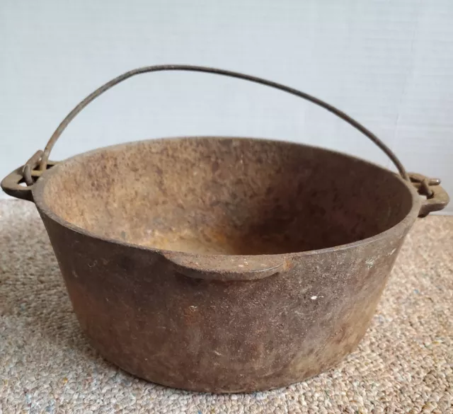 Vtg Cast Iron Pot w/Handle Dutch Oven 10 1/4" Rusty Inside & Out