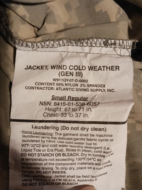 Preowned Small Regular USGI Gen III Level 4 ECWCS ACU Digital Camo Wind Jacket 2
