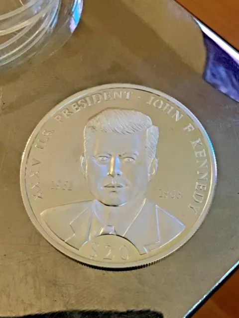 Mint john f kennedy silver  republic of liberia year 2000 20 Dollar Coin.proof