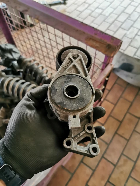 Audi A3 8L 1.8 Turbo BJ.1999 Poulie 06A903315E