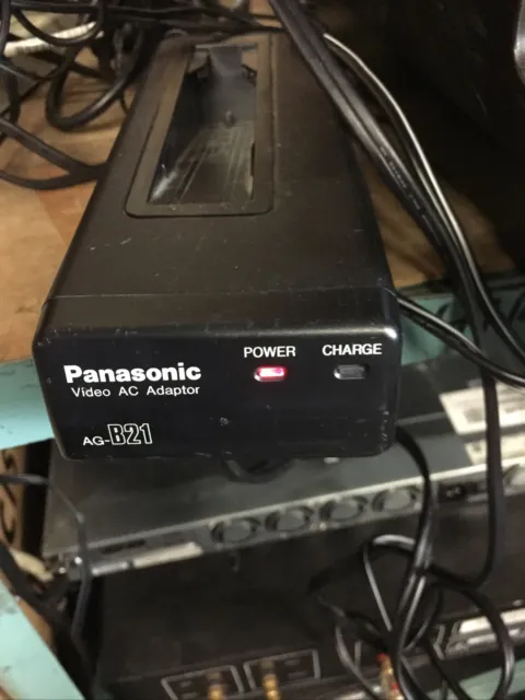 Videocámara Panasonic VHS Reporter AG-188 con estuche rígido - sin batería 3