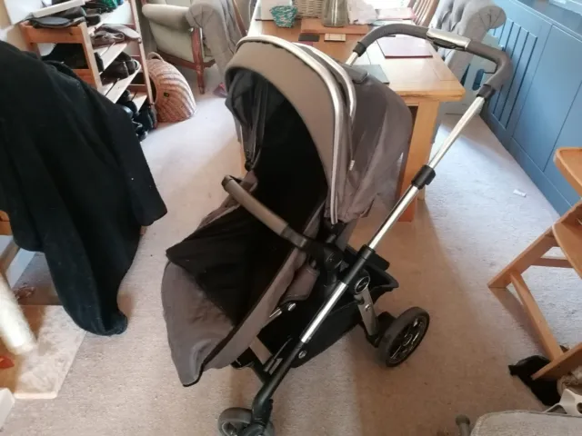 Silver Cross Pioneer pram in graphite/blue with carrycot & pushchair attachment