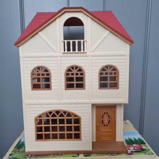 Sylvanian Families 3-Storey House Cedar Terrace With Box In VGC