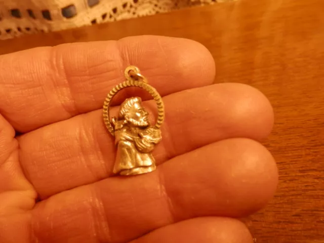 Saint Francis of Assisi 3 D silver medal/pendant gorgeous