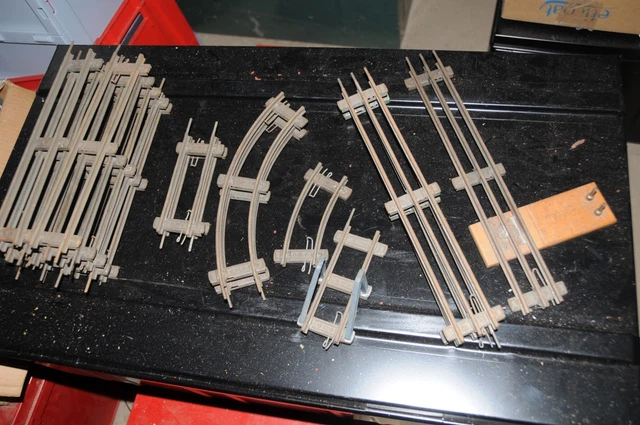 Lot de 20 rails courbes et droits HORNBY échelle 0 sans devers