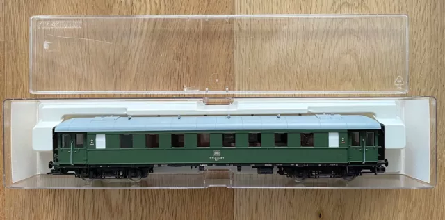 Fleischmann 567704 K 2. Kl. Eilzugwagen B4ywe-30/50 der DB, Ep. IV, H0, OVP, NEU