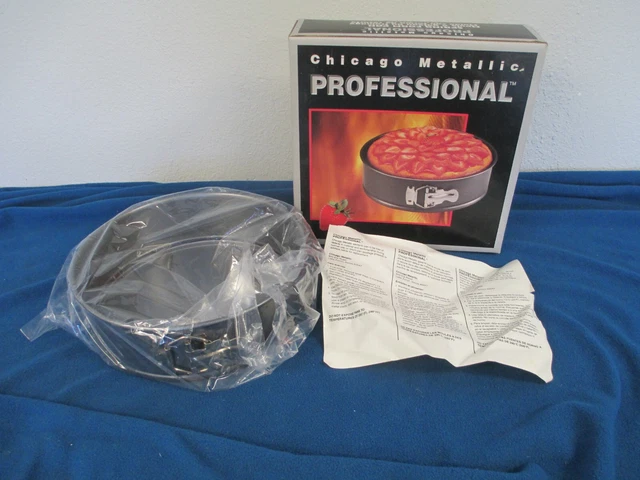 NEW Chicago Metallic Plain 9" Spring Form Cake Pan 9 x 3"  THE BAKEWARE COMPANY