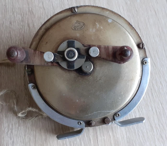 moulinet de pêche ancien DAIWA 7500 spinning reel avec boite