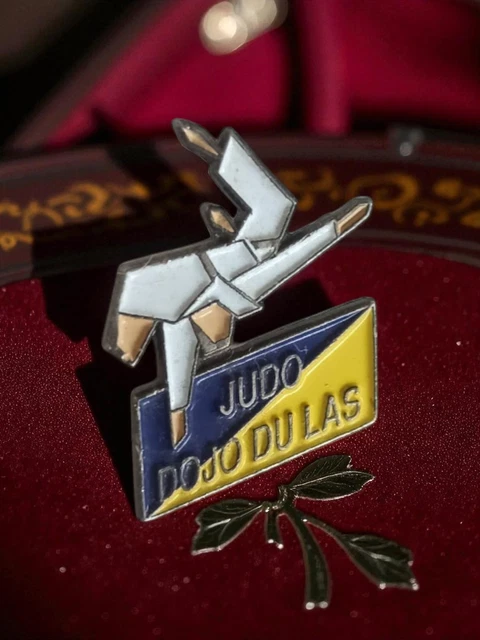 Pin's – Judo Club Doulaincourt (Haute-Marne) – Sport Collection