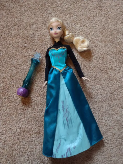 Disney Frozen Elsa and Anna dolls, (Colour Magic Elsa) 3
