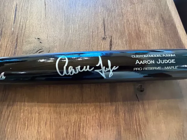 AARON JUDGE Signed Bat / YANKEES /Fanatics COA