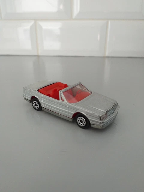 Voiture miniature majorette Cadillac allante Ech 1/59 N°253 Gris