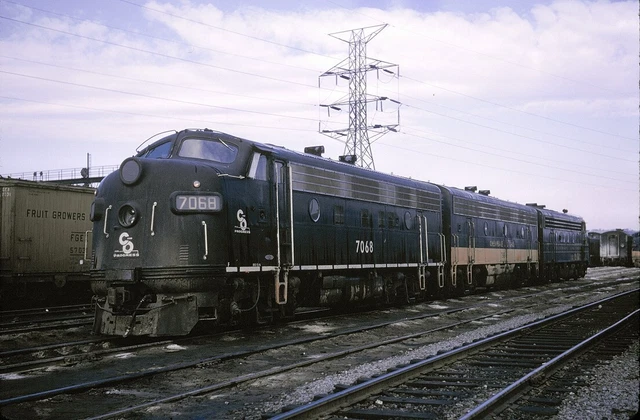 (1965) Chesapeake & Ohio (C&O) - F7a - #7068 - Original 35mm Slide