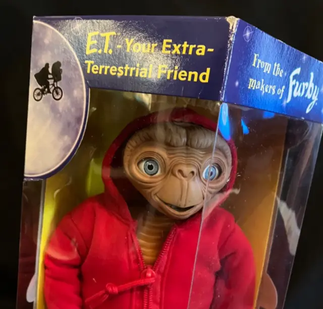 VTG 2000 ET Extra Terrestrial Talking Interactive Furby Doll Hasbro NOS 9" E.T.